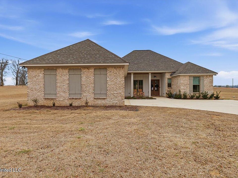 1st image of 35 Village Cir