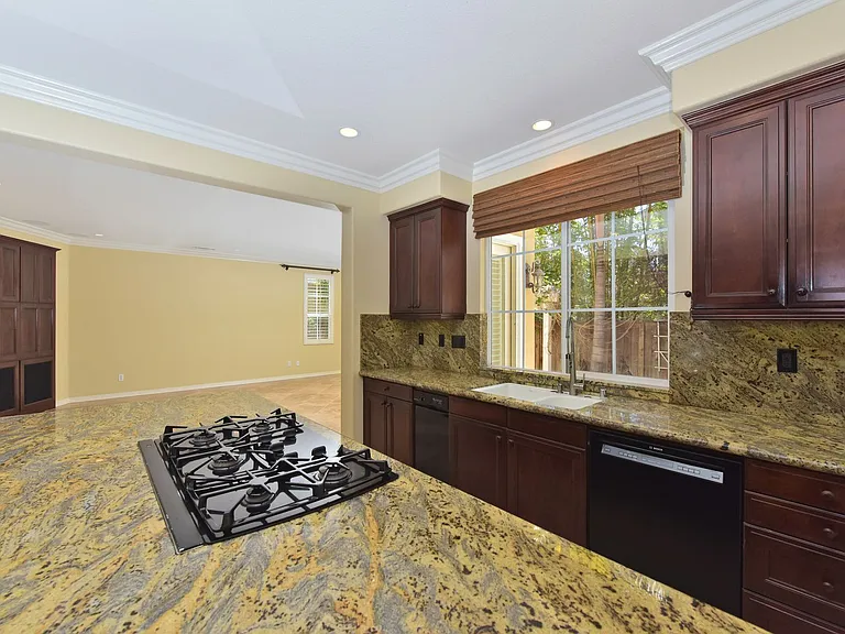 6941 Waters End Dr — Photo 4