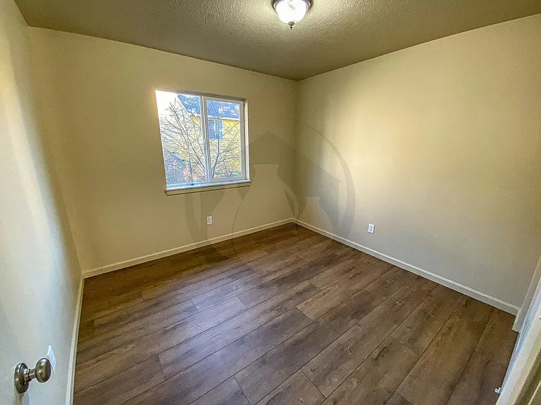 360 NW Willamina Dr — Photo 13