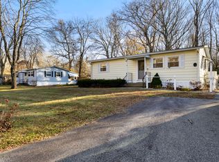 15 Stone Hedge Rd, Westbrook, CT 06498