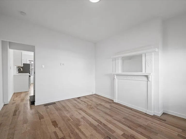 4100 Howley St — Photo 7