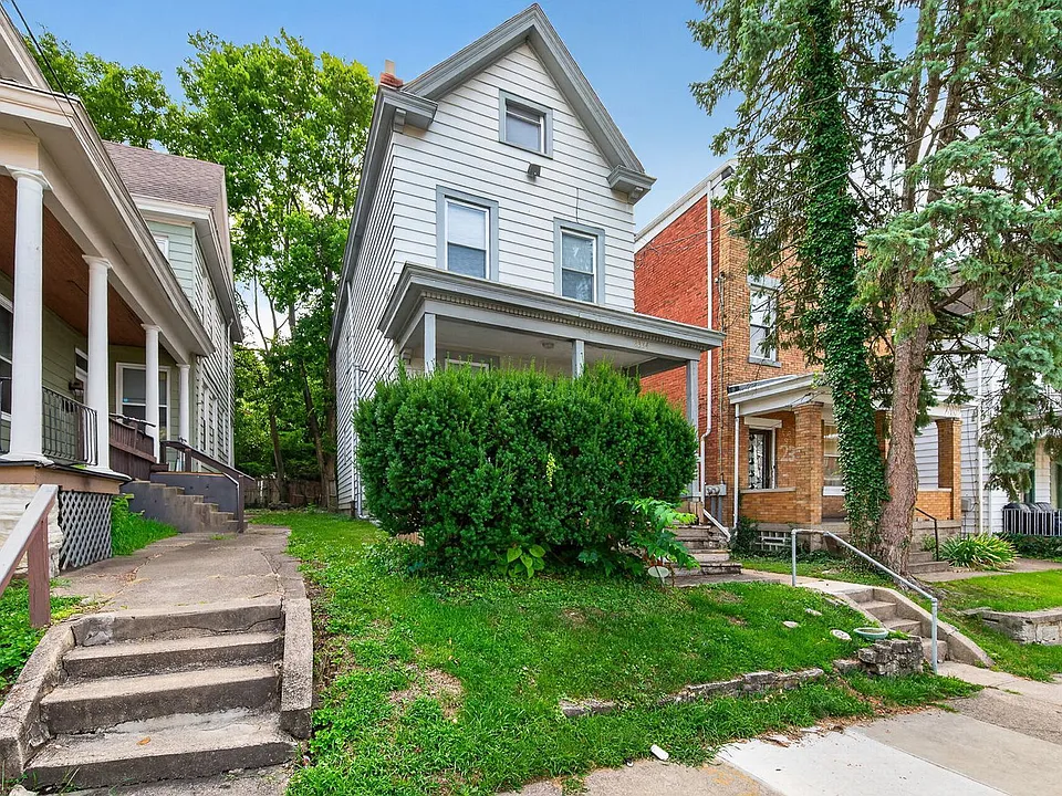 2334 Stratford Ave