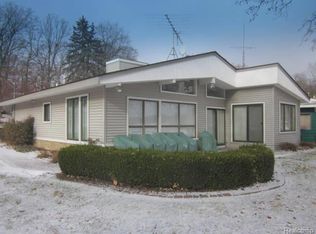 11851 Durston Dr, Pinckney, MI