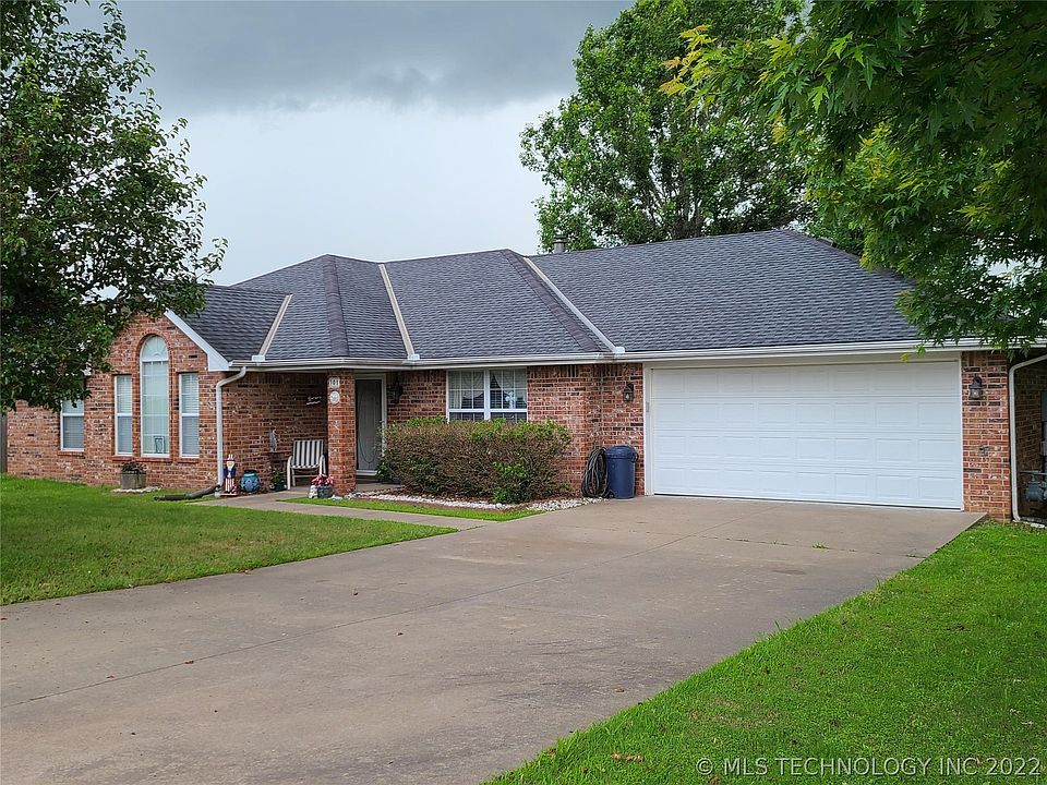 1st image of 301 S Sally Ln
