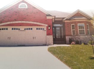 704 Mure De Ronce Dr, New Albany, IN 47150