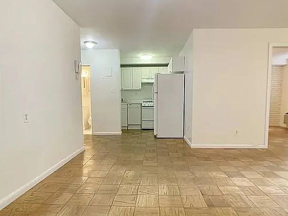 4th image of 430 E 77th St