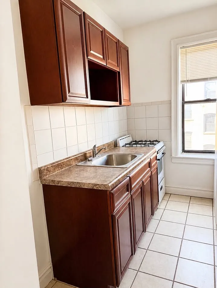 1 bed, 650 sqft, $1,600 — Photo 4