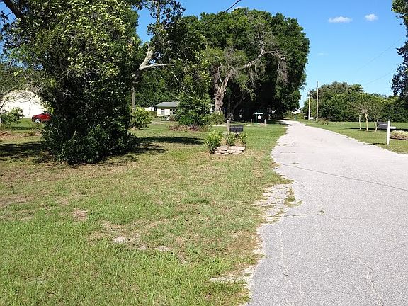 Road to house view