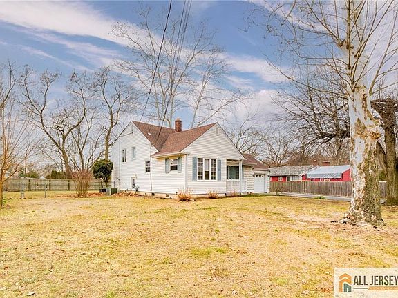 2nd image of 499 Old Stage Rd