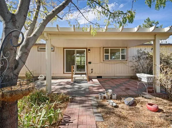 5330 Sioux Ln, Stagecoach, NV 89429