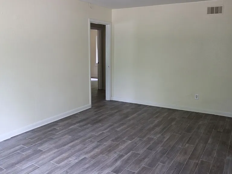 1657 Midway St — Photo 13