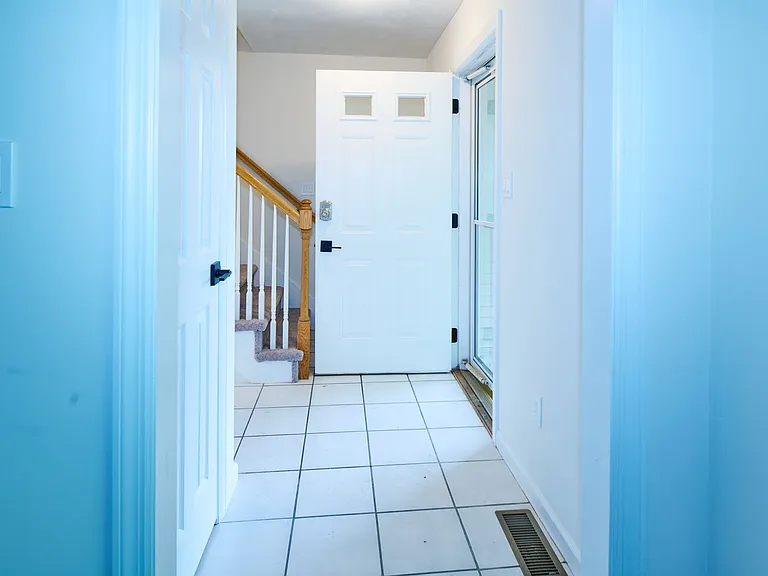3017 Fairchild Ln — Photo 4