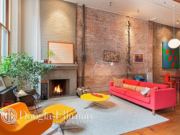 3rd image of 456 Broome St #2NDFLR