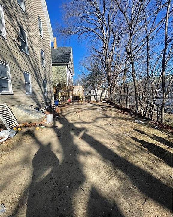 977 Social St, Woonsocket, RI 02895 Zillow