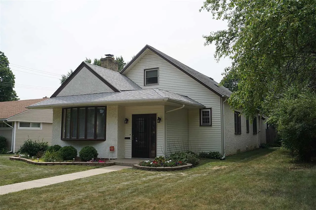 3422 Latham St photo 1
