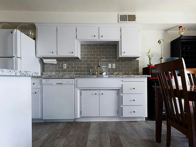 3315 Victoria Pl — Photo 3