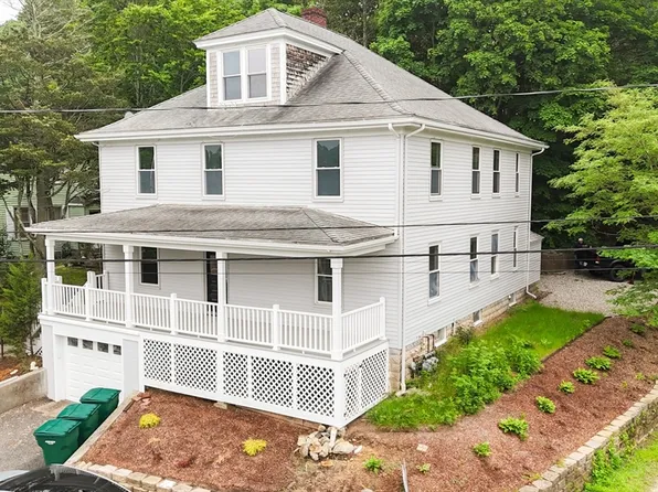 15 Margerie St, Plymouth, MA 02360