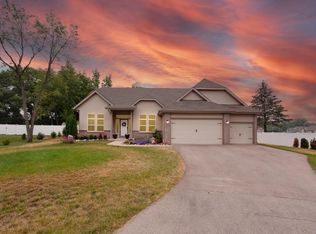 910 E Mason Dr, Edgerton, WI 53534