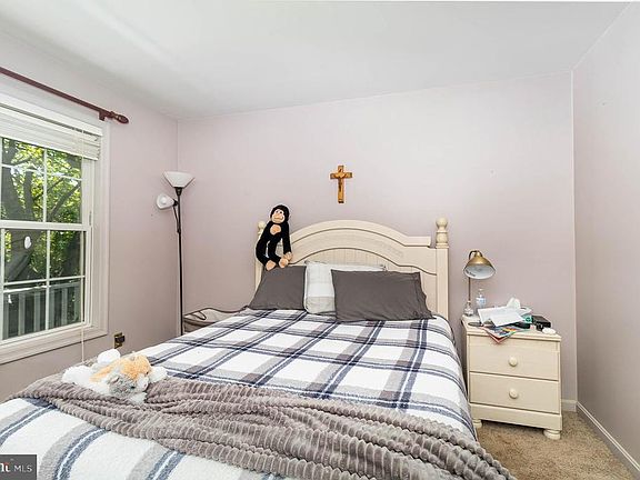5th image of 15 Sussex Dr
