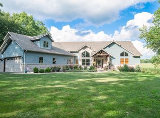 2286 California Rd, Pekin, IL 61554