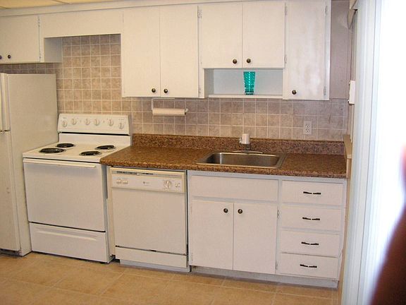 5th image of 1300 NE 131st St