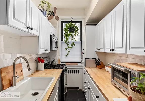 3rd image of 45 Park Ter W APT Ob