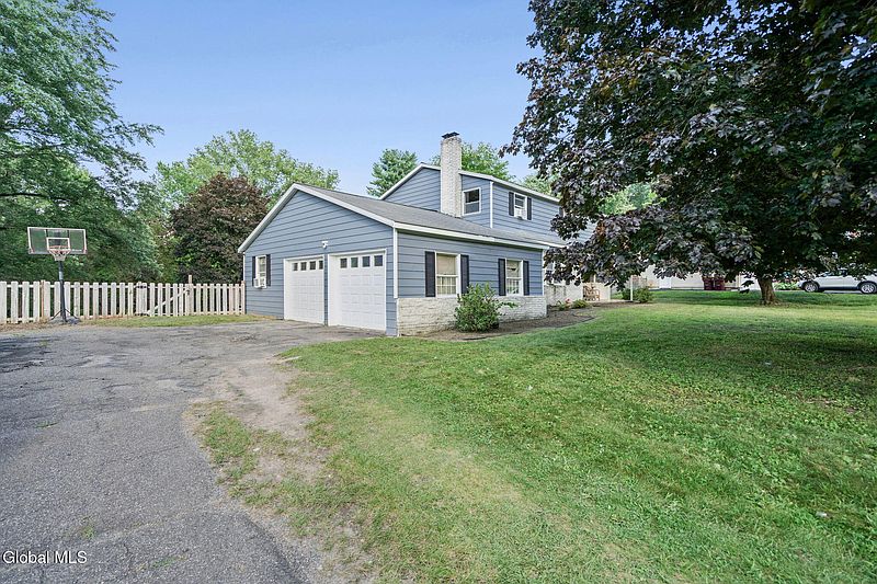 4th image of 151 Wood Dale Drive