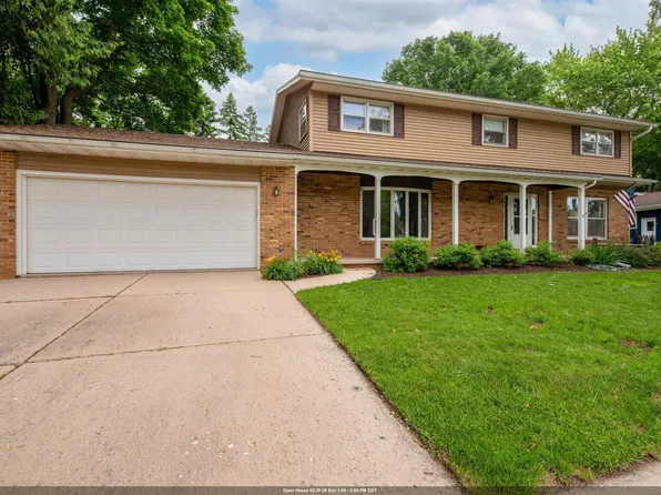 1040 Maricopa Dr, Oshkosh, WI 54904