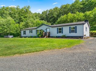 118 Four Seasons Dr, Onalaska, WA 98570