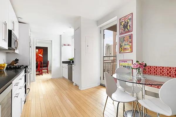 Sold by Stribling | media 5