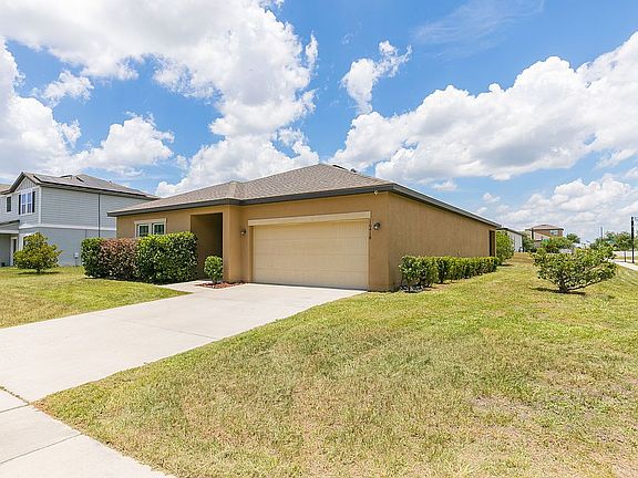 3rd image of 16418 Winding Blossom Dr