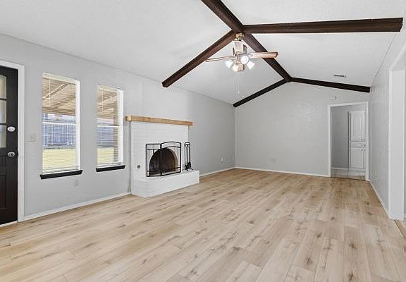 5th image of 3604 Banner Ave