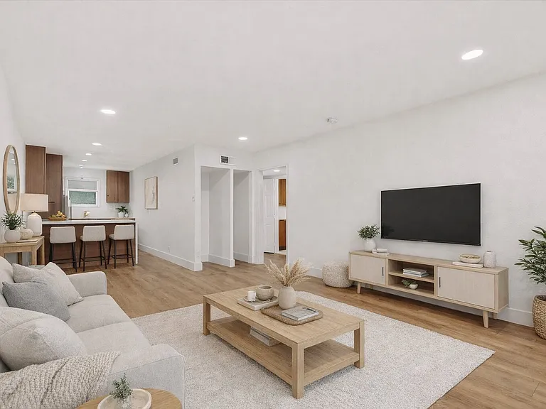 4927 Reiger Ave #213 — Photo 4
