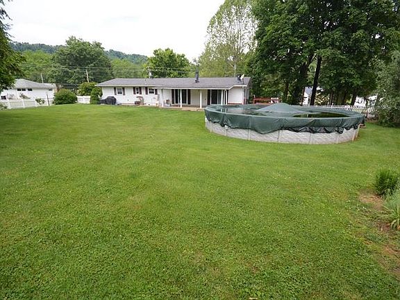 3rd image of 324 Vernon Dr