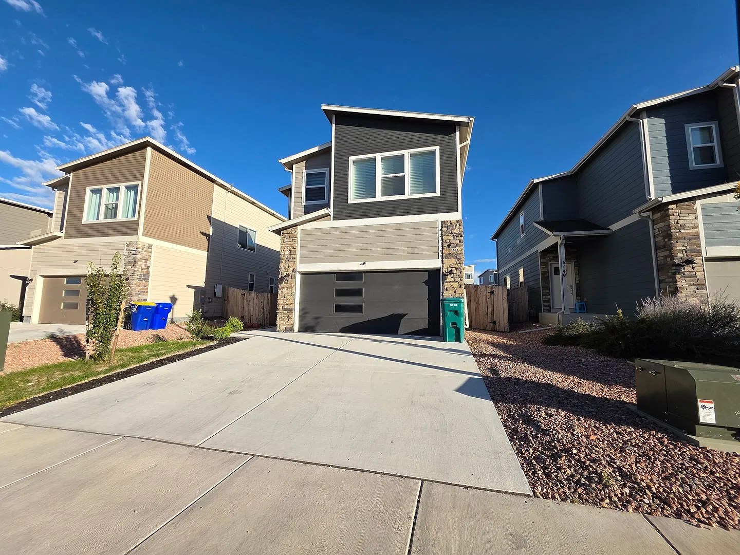 Welcome to this beautiful 3-bedroom, 3-bathroom home located in Lorson Ranch!! — Photo 3