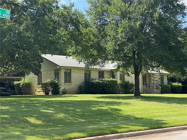 1st image of 4700 Valley Oak Dr