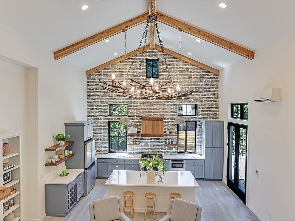 Welcome to Forbes Farms Cottages a three-home community in Juanita. Custom built Home featuring a classic yet contemporary design & custom trim work throughout.>