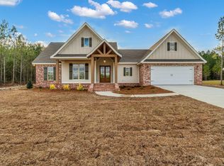 25 Pipestone Pass, Sumrall, MS 39482
