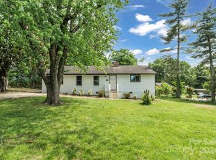 2857 Burbank Dr, Charlotte, NC