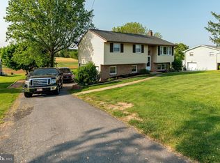 8304 Elizabethtown Rd, Elizabethtown, PA 17022