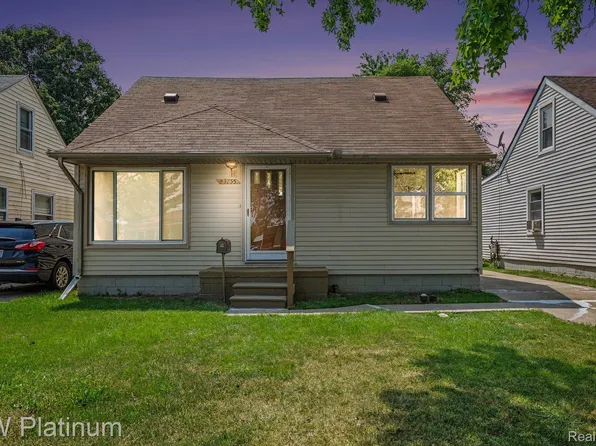 23755 Schroeder Ave, Eastpointe, MI 48021