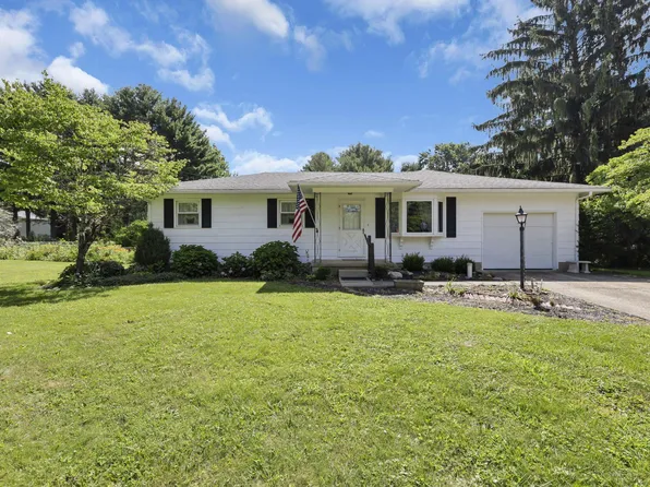 3842 Brook Rd NW, Lancaster, OH 43130