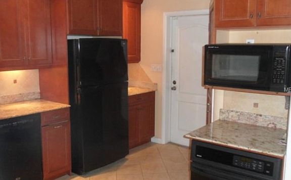 4th image of 4201 Hargill Dr