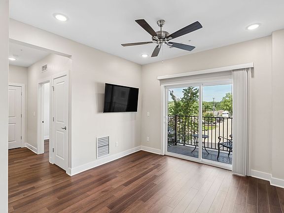 5th image of 2100 Corona Rd #5