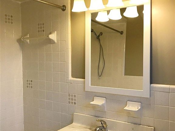 3rd image of 1202 Bailey Cove Cir SE APT B