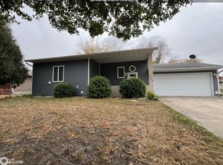 1412 Fairway Dr, Belmond, IA 50421