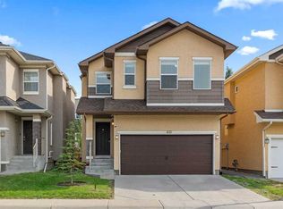 60 NW Covecreek Mews NE, Calgary, AB T3K0V8