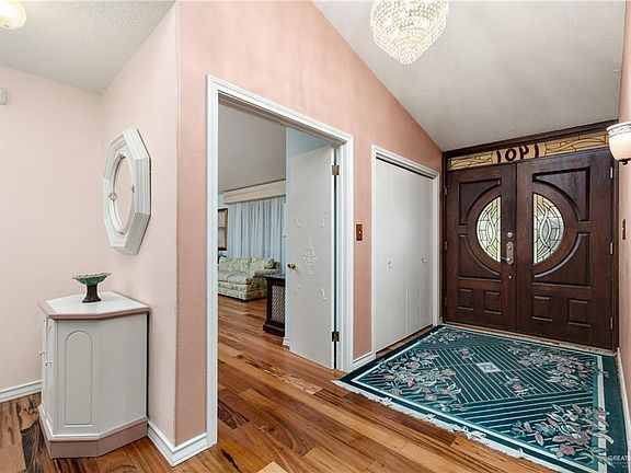 4th image of 1401 Larkspur Ave