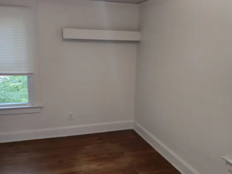 1720 Davis Ave — Photo 10