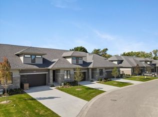 7450 Gramercy Cir, West Bloomfield, MI 48322